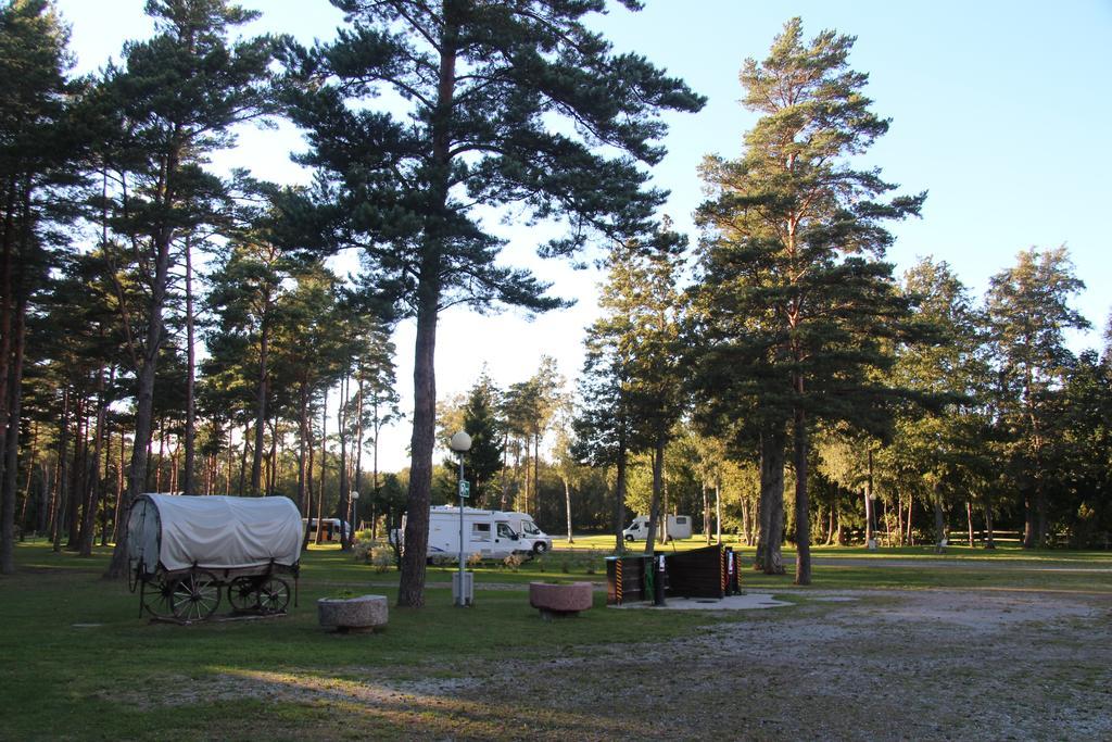 Tehumardi Camping Salme Bagian luar foto